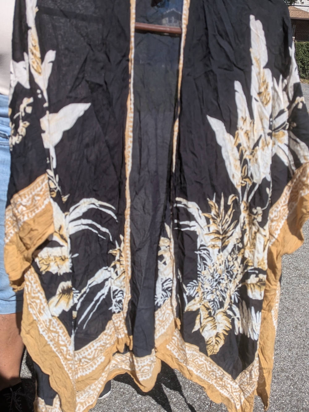 Vince Camuto Black Kimono Jacket with Gold Floral Print